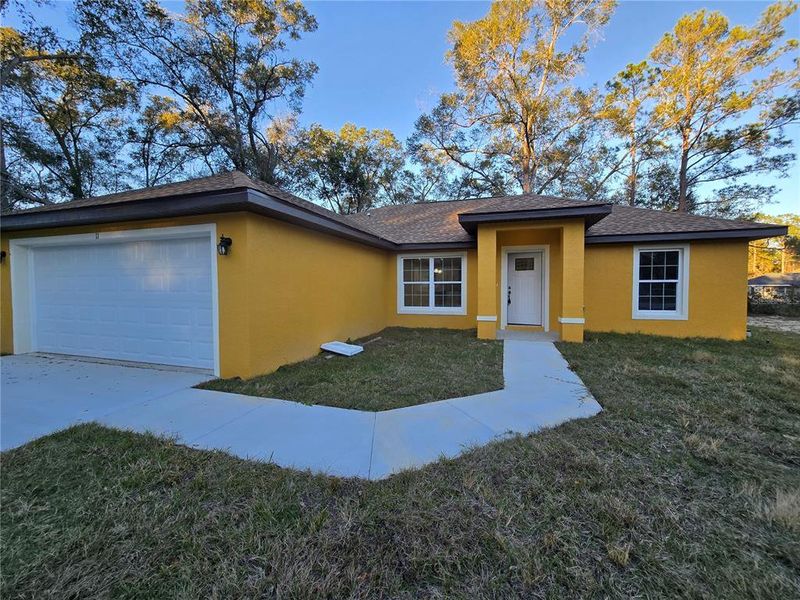 Exterior details and patio area of a home in , Ocala (Image 24).