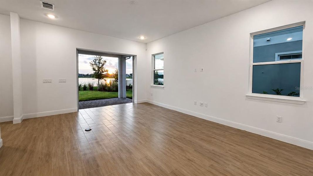 Spacious, unfurnished interior of a new home in Laureate Park, Orlando (Image 39).