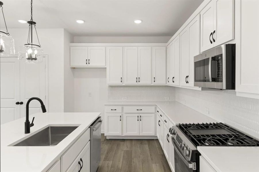 Image 27 of a home in Devonshire 40s.