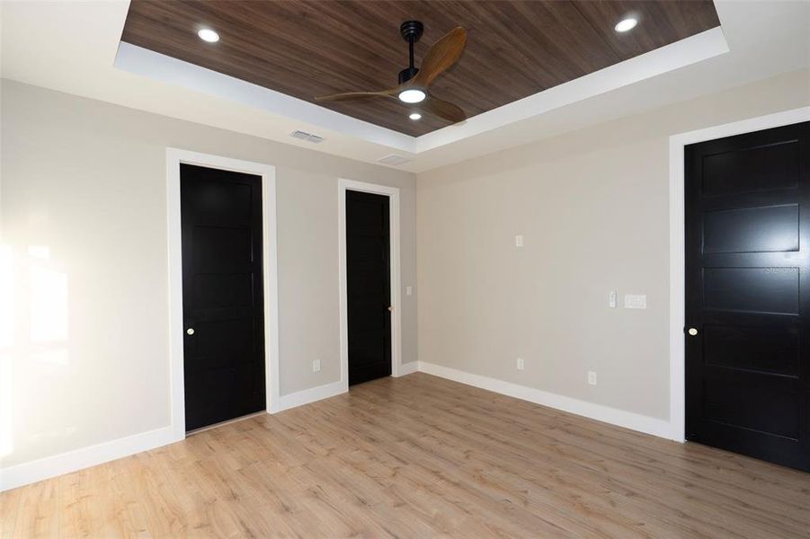 Spacious, unfurnished interior of a new home in , Tampa (Image 35).