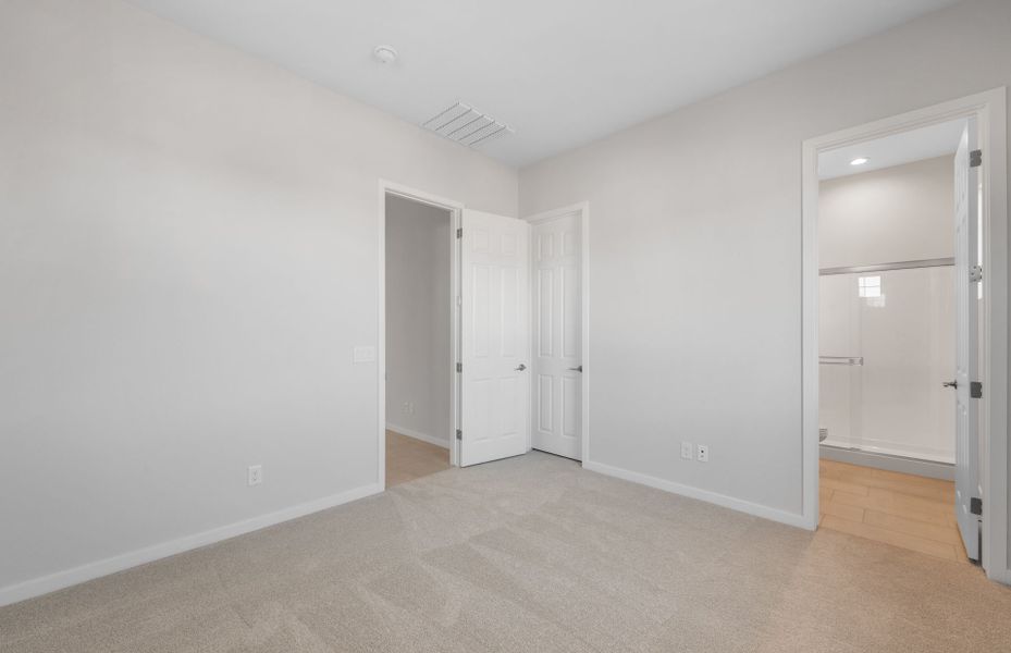Spacious, unfurnished interior of a new home in Soleo, San Tan Valley (Image 19).