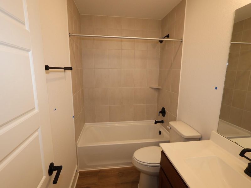 Furnished interior view inside a new home in Lago Mar, Santa Fe (Image 7).