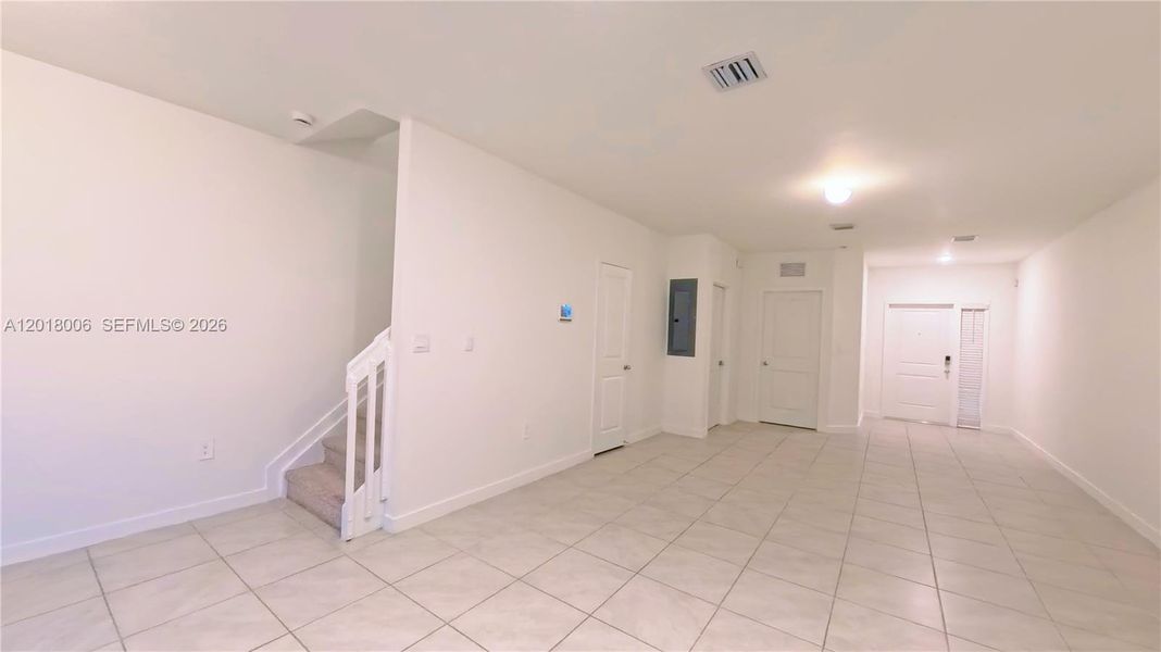 Spacious, unfurnished interior of a new home in , Florida City (Image 37).