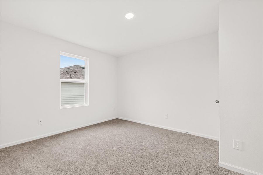 Spacious, unfurnished interior of a new home in Chapel Run, Montgomery (Image 38).