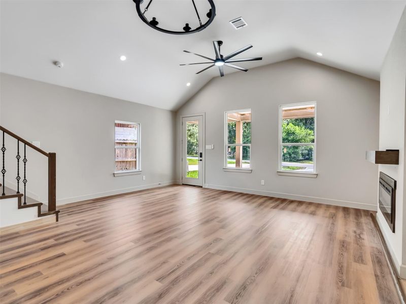 Spacious, unfurnished interior of a new home in , Willis (Image 21).