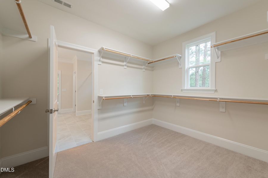 037_Walk In Closet 037_Walk In Closet