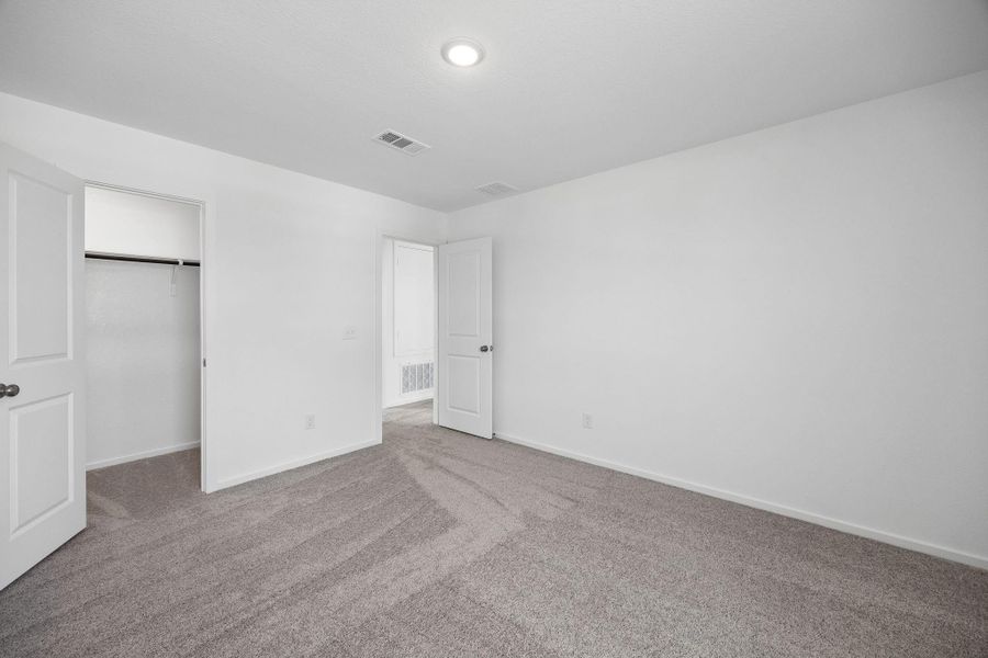 Spacious, unfurnished interior of a new home in River Ranch, Dayton (Image 20).