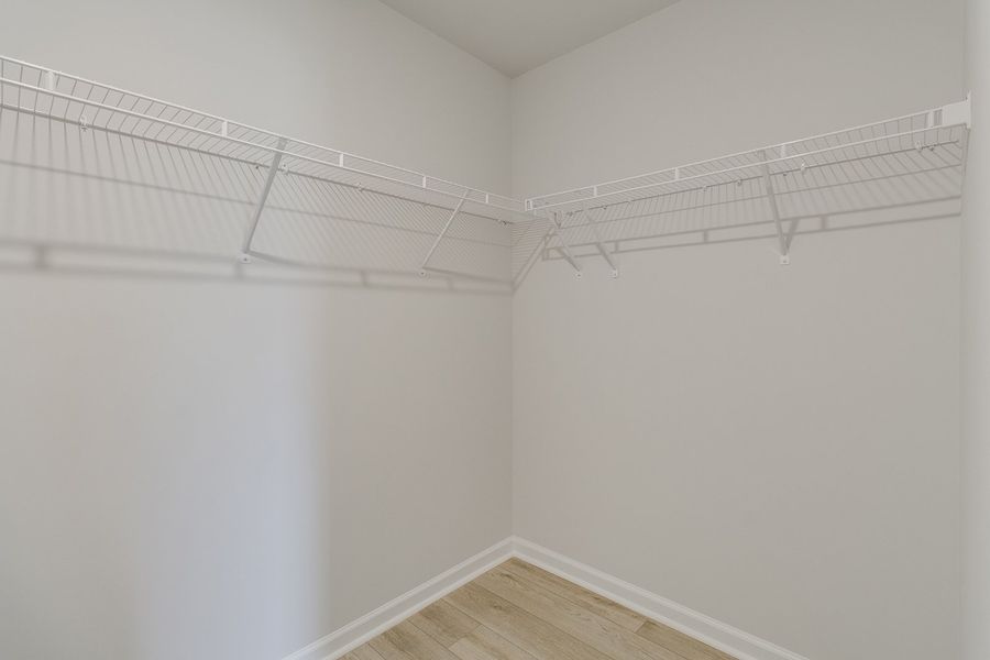 Spacious, unfurnished interior of a new home in Winston Point, Gilbert (Image 25).