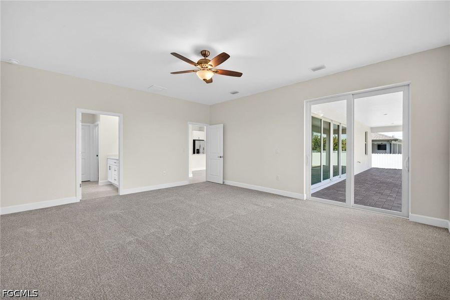 Spacious, unfurnished interior of a new home in Cape Coral, Cape Coral (Image 25).