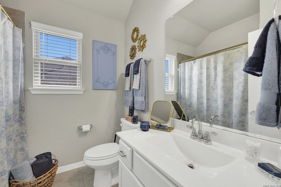 Furnished interior view inside a new home in Buffalo Crossing, Cibolo (Image 39).