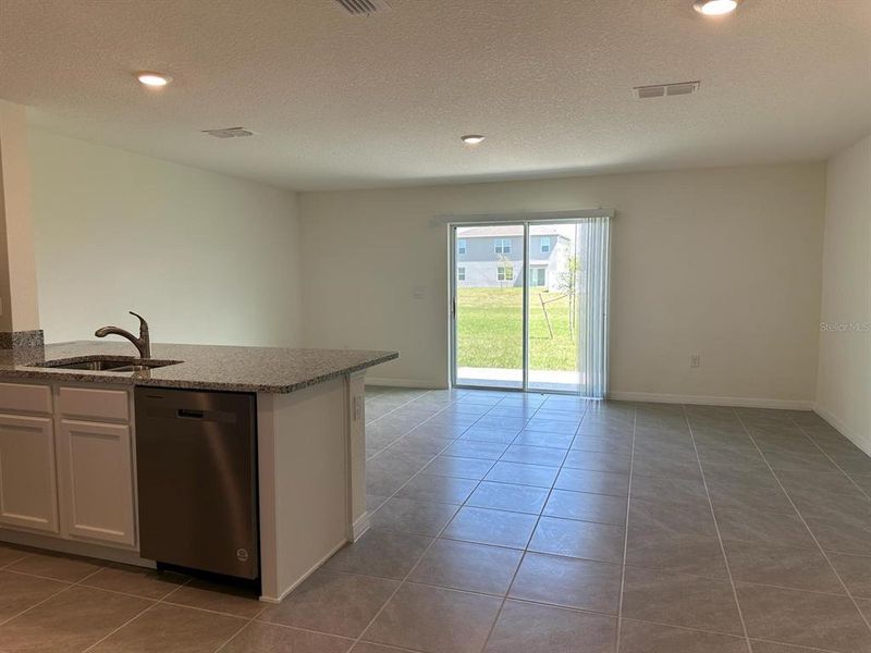 Spacious, unfurnished interior of a new home in , St. Cloud (Image 15).