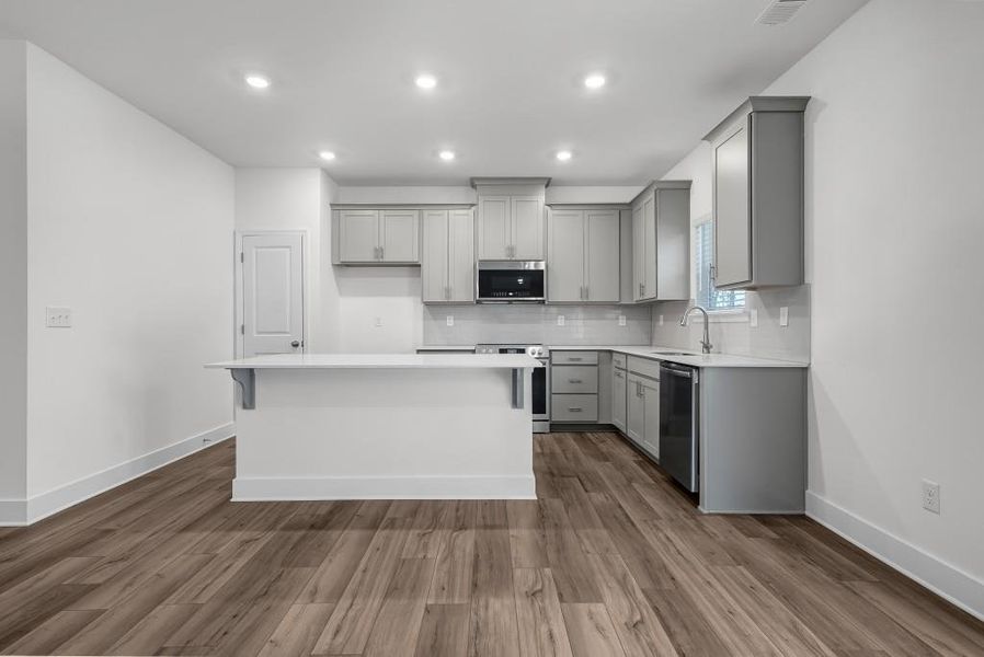 Furnished interior view inside a new home in Shadow Creek, Jackson (Image 6).