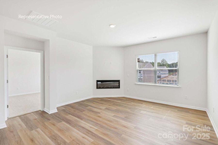 Spacious, unfurnished interior of a new home in Sonoma Hills, Charlotte (Image 21).