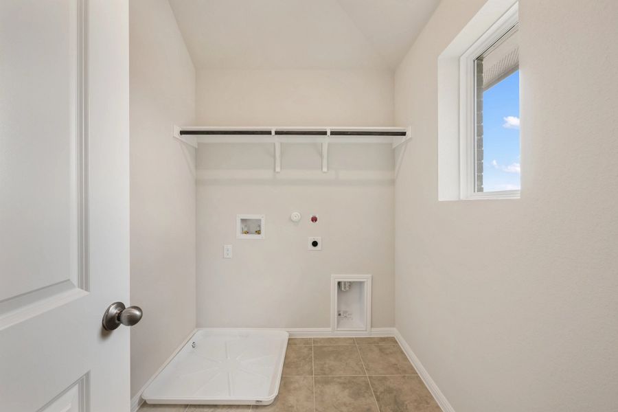 Spacious, unfurnished interior of a new home in The Cottages at La Cima, San Marcos (Image 48).