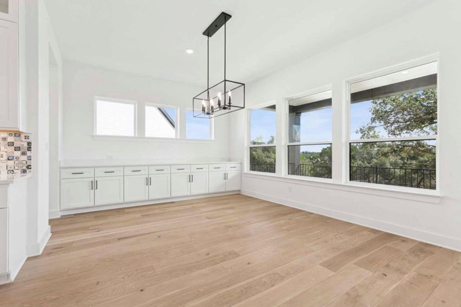 Spacious, unfurnished interior of a new home in , Dripping Springs (Image 13).