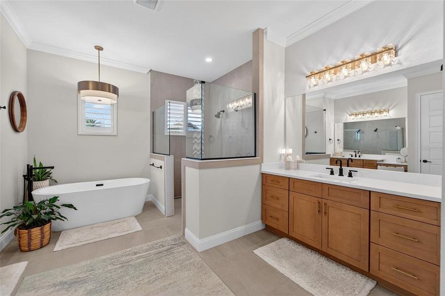 Furnished interior view inside a new home in , Bartow (Image 41).