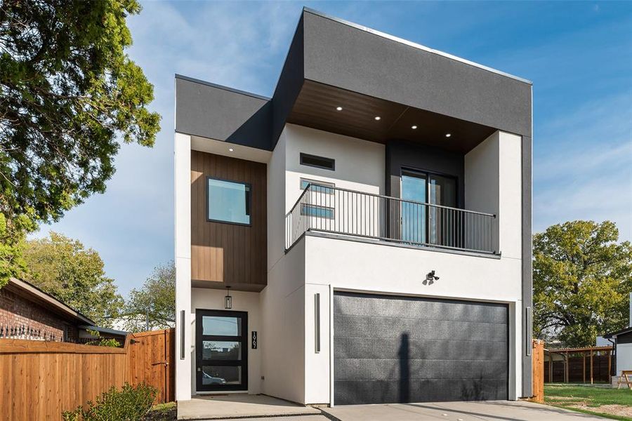 Front exterior of a new home in , Dallas, TX, highlighting curb appeal (Image 2). Front exterior of a new home in , Dallas, TX, highlighting curb appeal (Image 2).