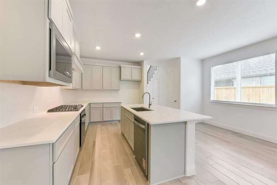 Furnished interior view inside a new home in Evergreen 40', Conroe (Image 4). Furnished interior view inside a new home in Evergreen 40', Conroe (Image 4).