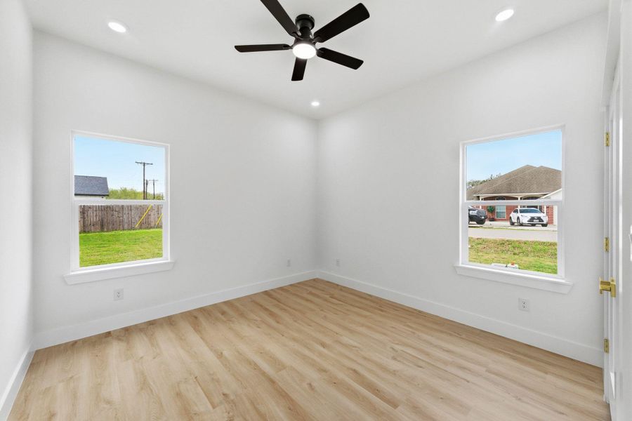 Spacious, unfurnished interior of a new home in , Bastrop (Image 21).
