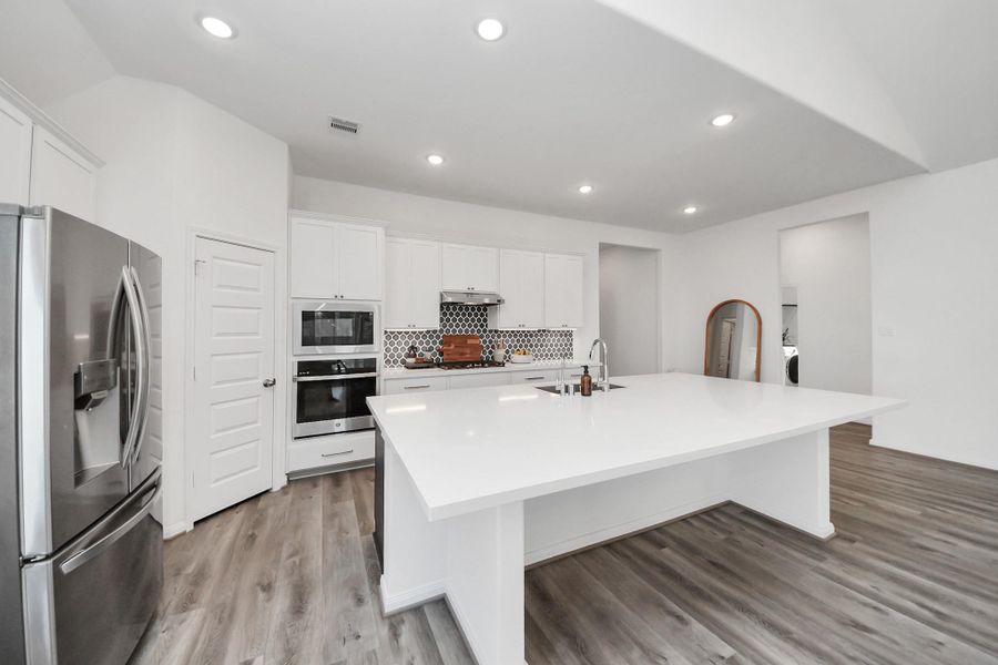 Furnished interior view inside a new home in Kings Mill, Kingwood (Image 8).