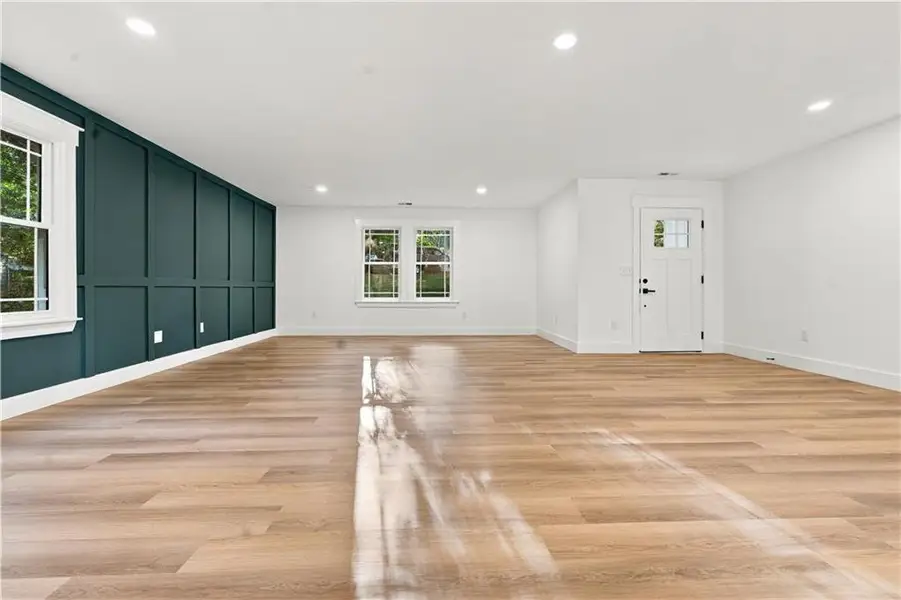 Spacious, unfurnished interior of a new home in , Marietta (Image 17).