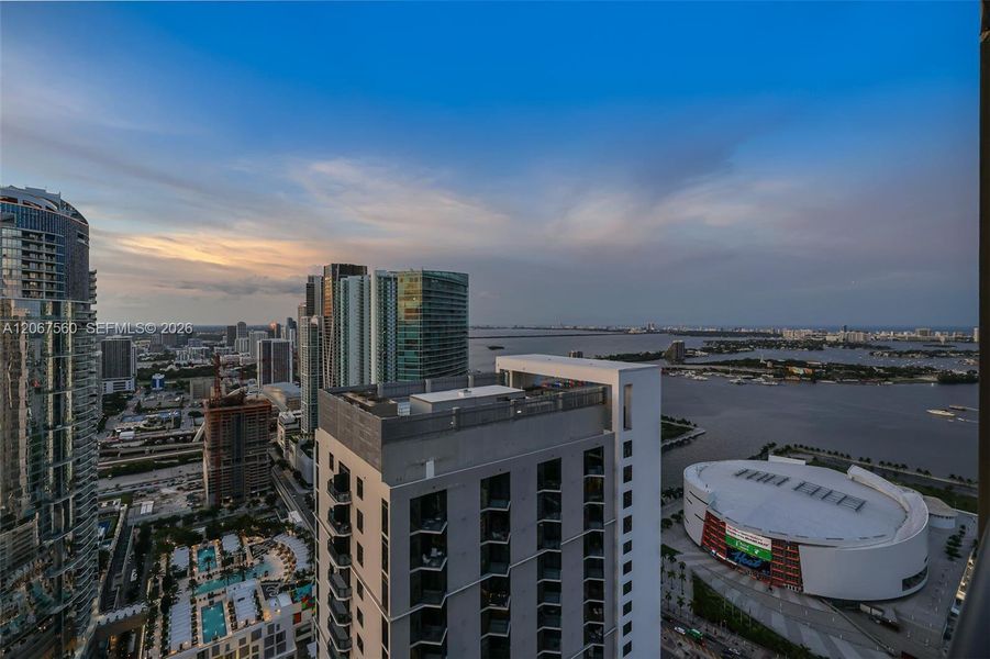 Condo located in Miami, FL showcasing its design and architecture (Image 3).