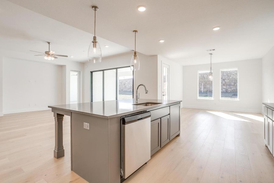 Representative furnished interior of a home built from the Eleanor by Graham Hart Home Builder in Sweetgrass, Haslet (Image 28).