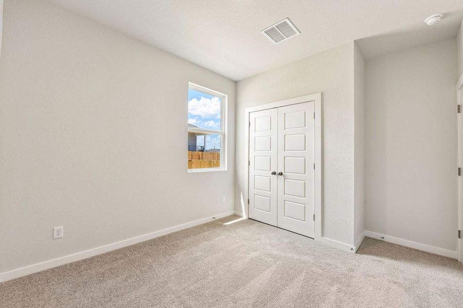 Spacious, unfurnished interior of a new home in Cloverleaf, Austin (Image 23).