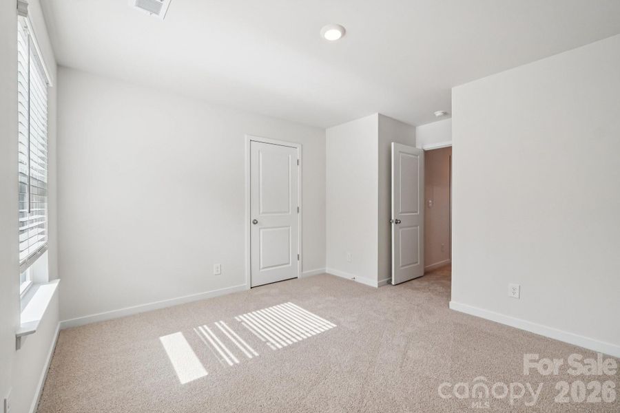 Spacious, unfurnished interior of a new home in Clark Creek Landing, Lincolnton (Image 26).