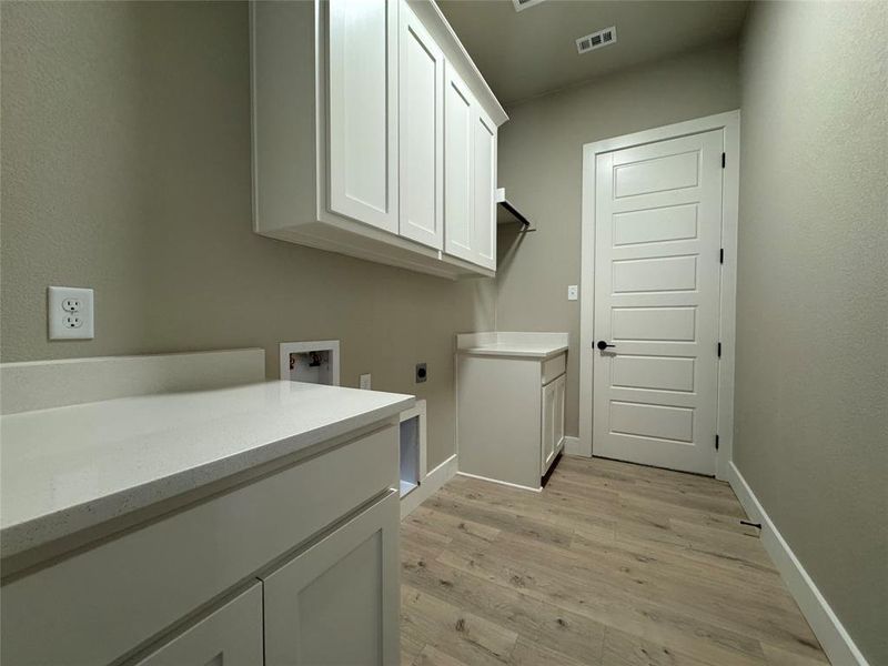Furnished interior view inside a new home in Coyote Crossing, Godley (Image 5). Furnished interior view inside a new home in Coyote Crossing, Godley (Image 5).