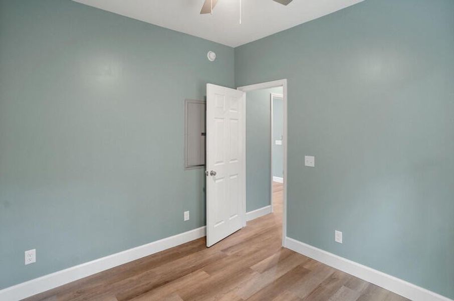 Spacious, unfurnished interior of a new home in , Port Royal (Image 16).