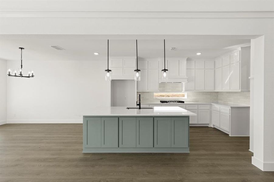 8_09. 1721 Silla - Kitchen