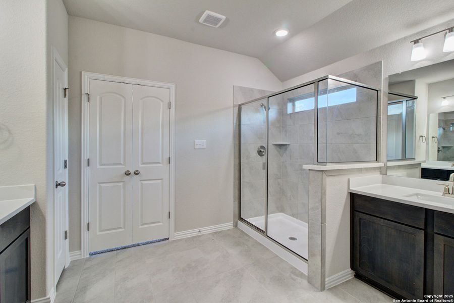 Furnished interior view inside a new home in Clear Creek, New Braunfels (Image 9). Furnished interior view inside a new home in Clear Creek, New Braunfels (Image 9).