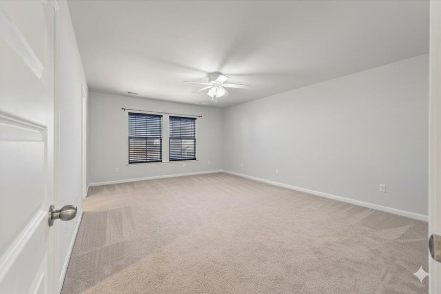 Spacious, unfurnished interior of a new home in Sweetgrass at Summers Corner, Summerville (Image 24).