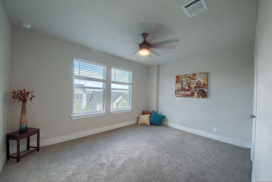 Spacious, unfurnished interior of a new home in Brookstone Creek, San Antonio (Image 18).