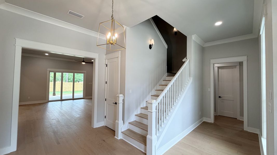 Spacious, unfurnished interior of a new home in Steamboat Landing at Hammock Bay, Freeport (Image 35).