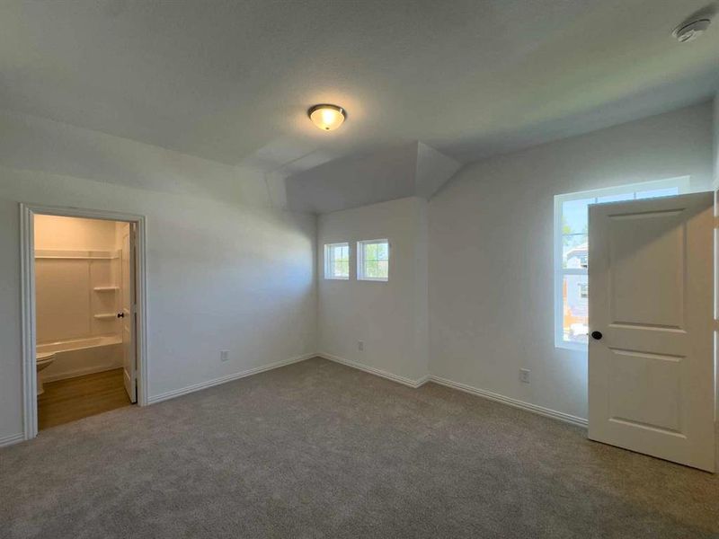 Spacious, unfurnished interior of a new home in Monticello Park, Princeton (Image 24).