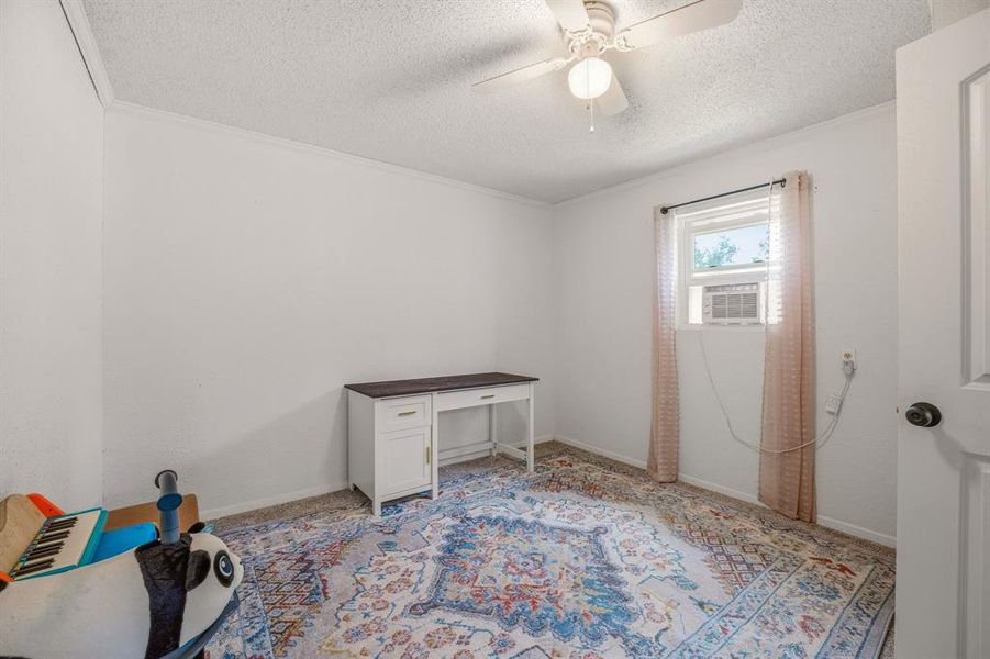 Spacious, unfurnished interior of a new home in , Mingus (Image 19).