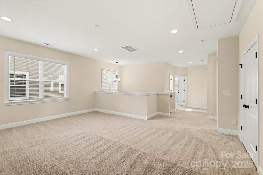 Spacious, unfurnished interior of a new home in Wildbrook, Denver (Image 31).