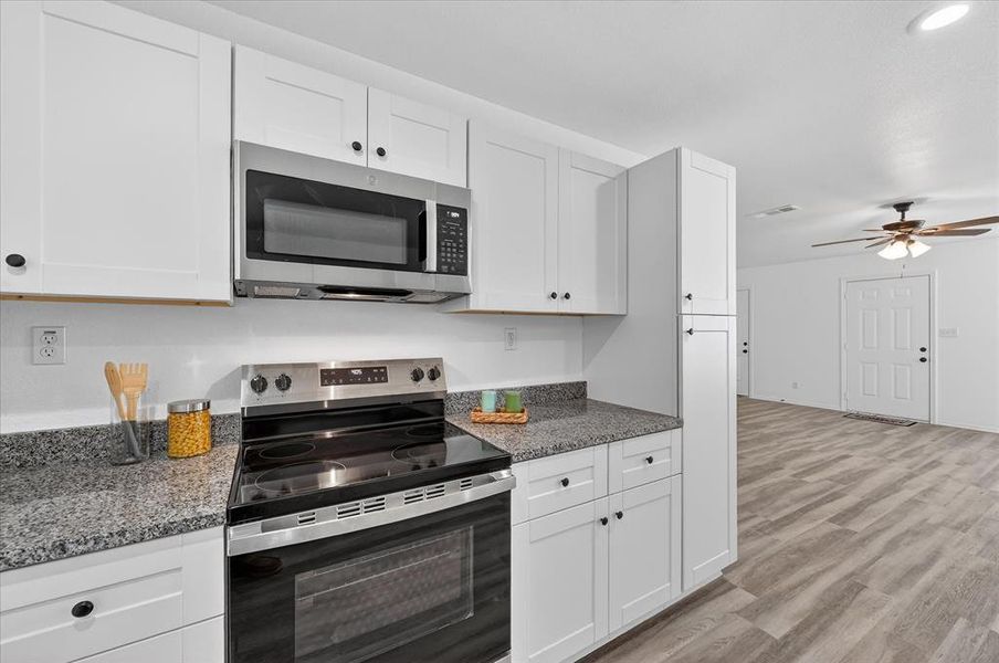 Furnished interior view inside a new home in , Kennedale (Image 7).