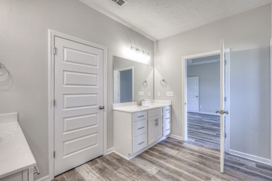 Furnished interior view inside a new home in Fox Run, Manchester (Image 13).