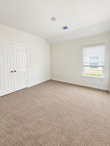 Spacious, unfurnished interior of a new home in , Dayton (Image 9).