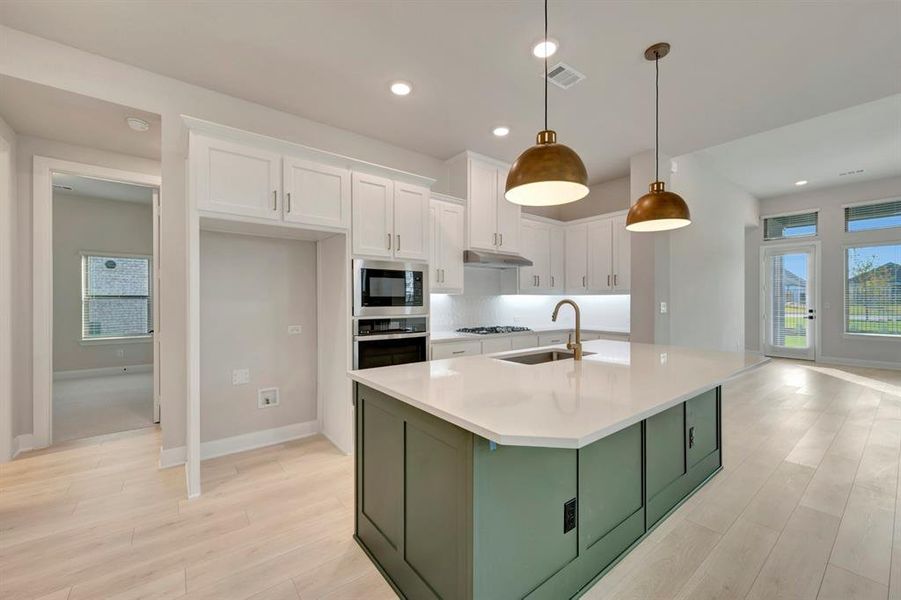 Furnished interior view inside a new home in Mantua Point Classics, Van Alstyne (Image 13). Furnished interior view inside a new home in Mantua Point Classics, Van Alstyne (Image 13).