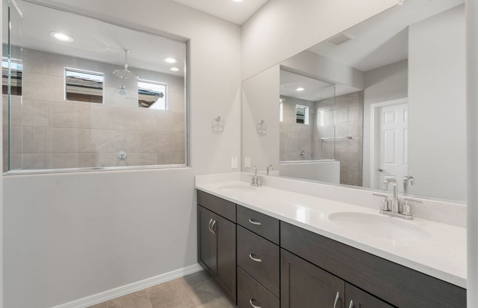 Furnished interior view inside a new home in El Cidro, Goodyear (Image 9).