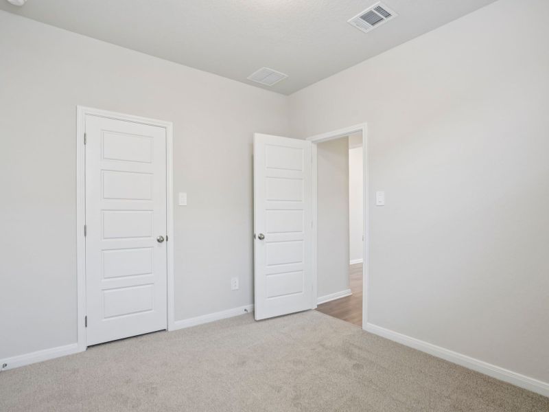 Spacious, unfurnished interior of a new home in Royal Crest, San Antonio (Image 9). Spacious, unfurnished interior of a new home in Royal Crest, San Antonio (Image 9).