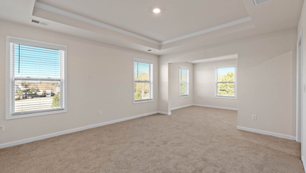 Spacious, unfurnished interior of a new home in Seven Oaks, Greenwood (Image 30).