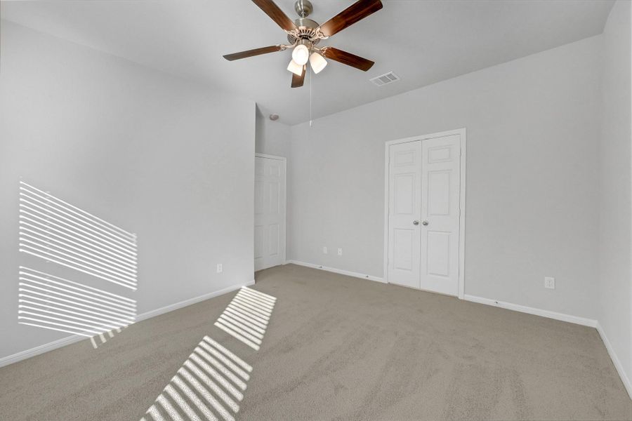 Spacious, unfurnished interior of a new home in Woodland Lakes, Huffman (Image 14).