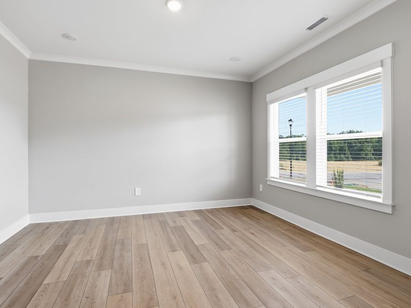Spacious, unfurnished interior of a new home in Watkins Glen, Raleigh (Image 11).