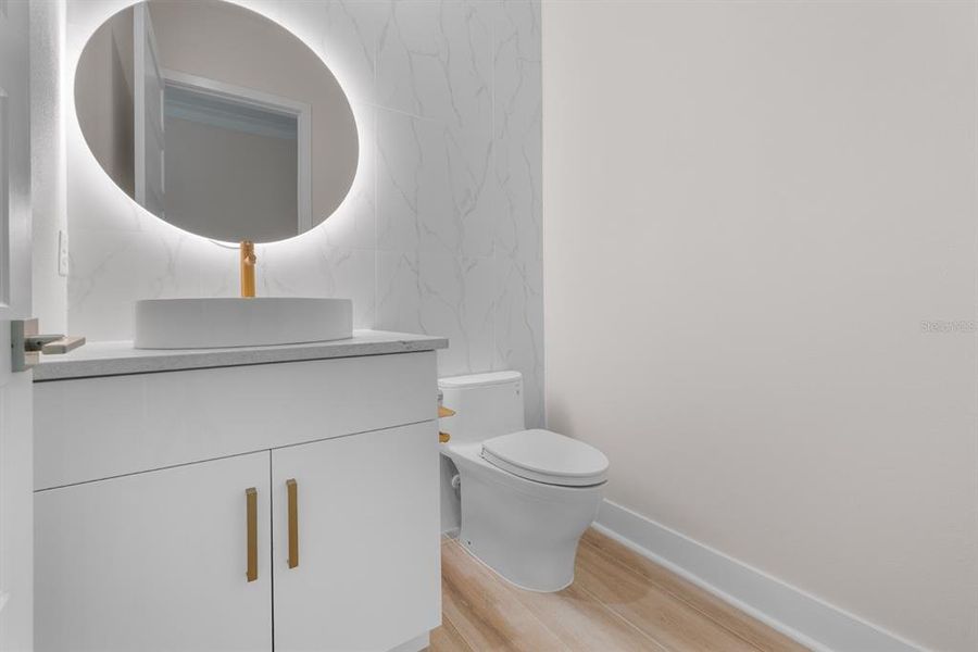 Furnished interior view inside a new home in , Apollo Beach (Image 10).