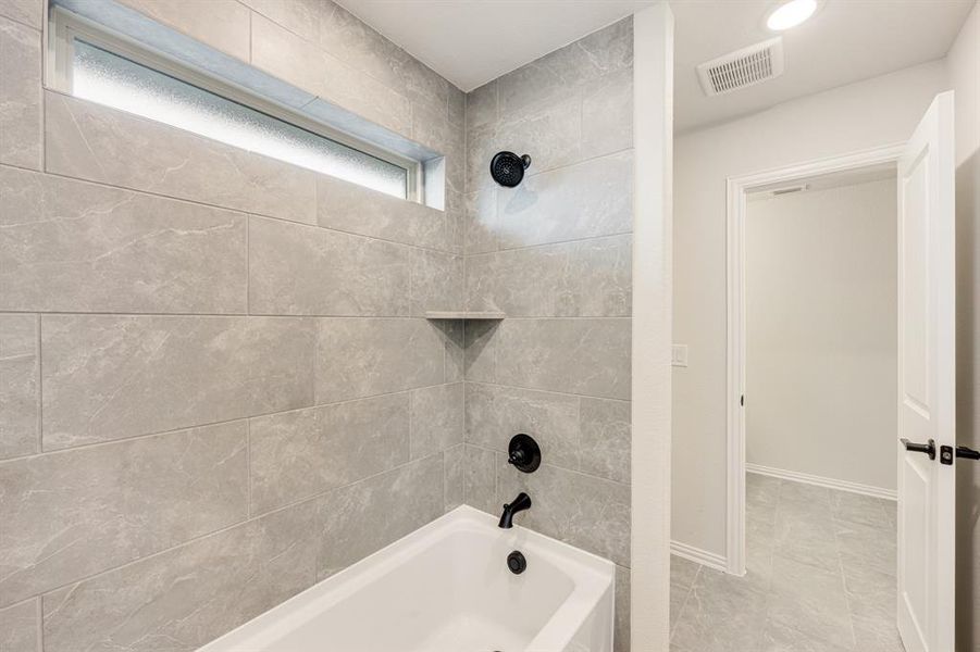 Image 39 of a home in Eagle Glen 50. Image 39 of a home in Eagle Glen 50.